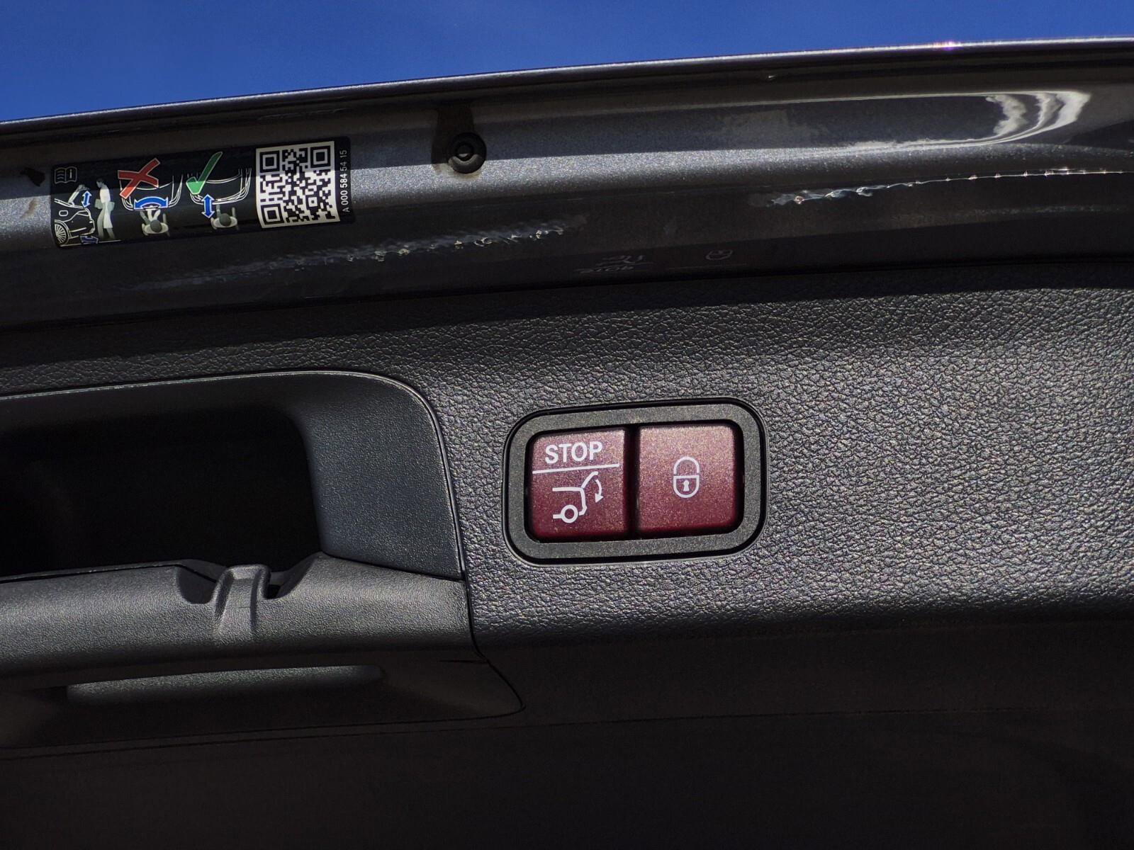 Used 2024 Mercedes-Benz GLS 450 4MATIC image 9