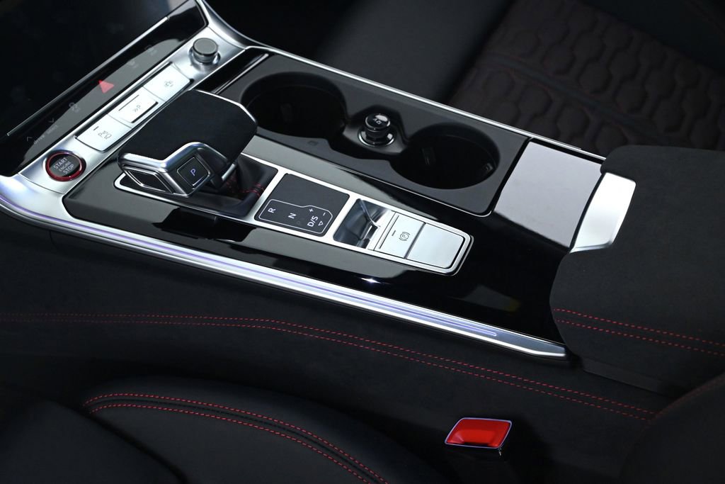 New 2025 Audi RS 6 performance image 19