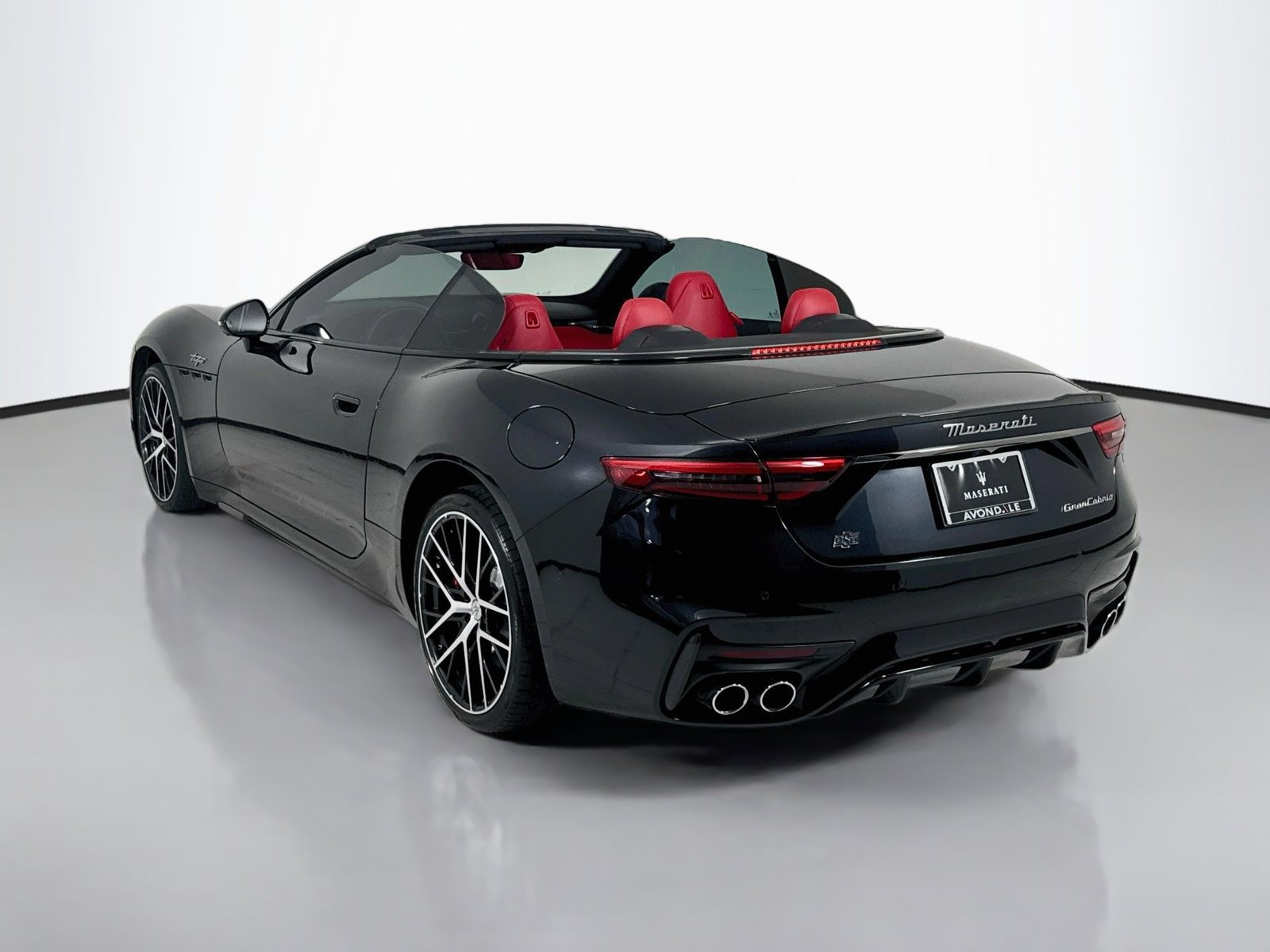 Used 2024 Maserati GranCabrio Trofeo AWD/4WD image 6