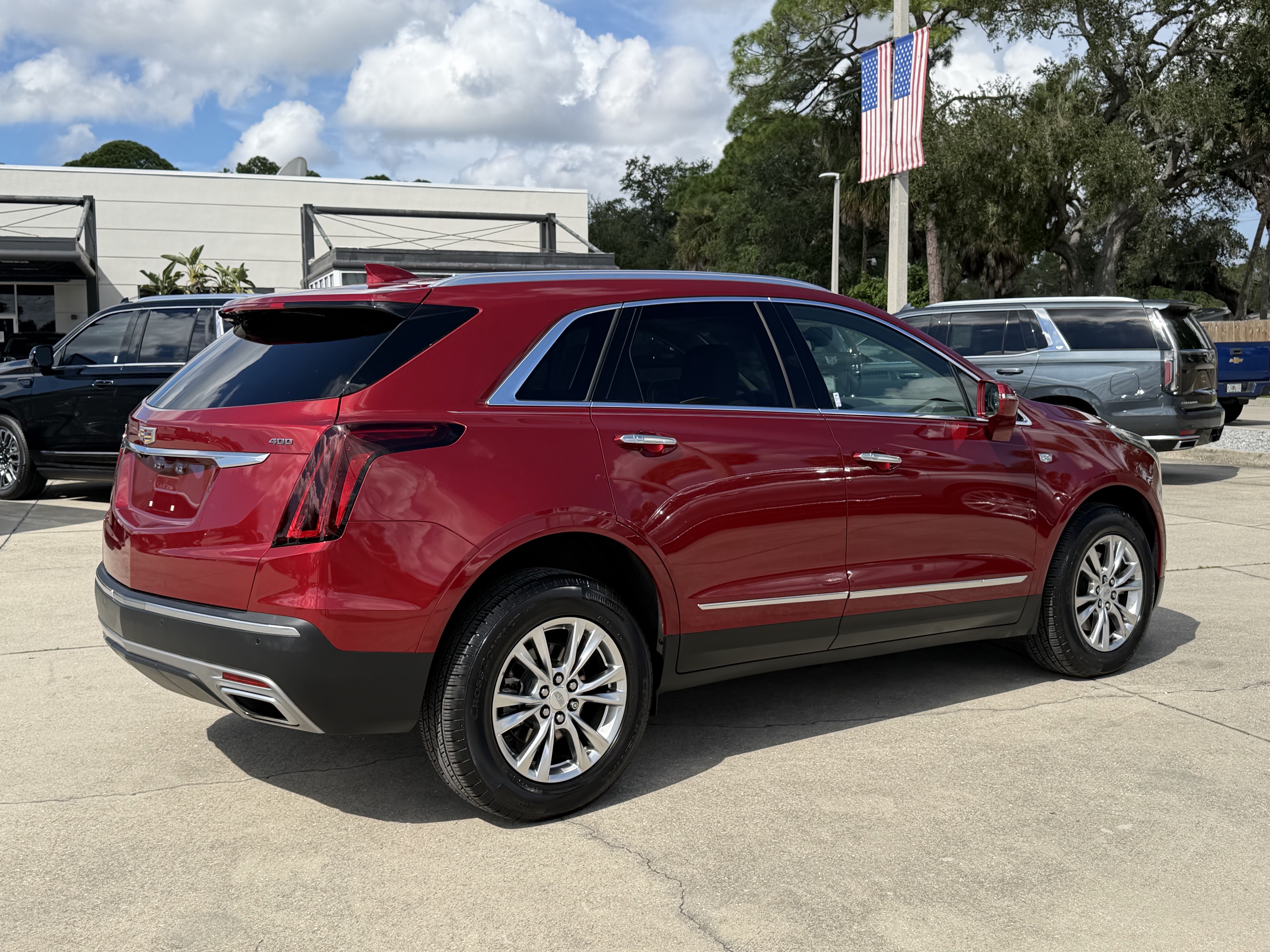 Used 2020 Cadillac XT5 Premium Luxury FWD image 3