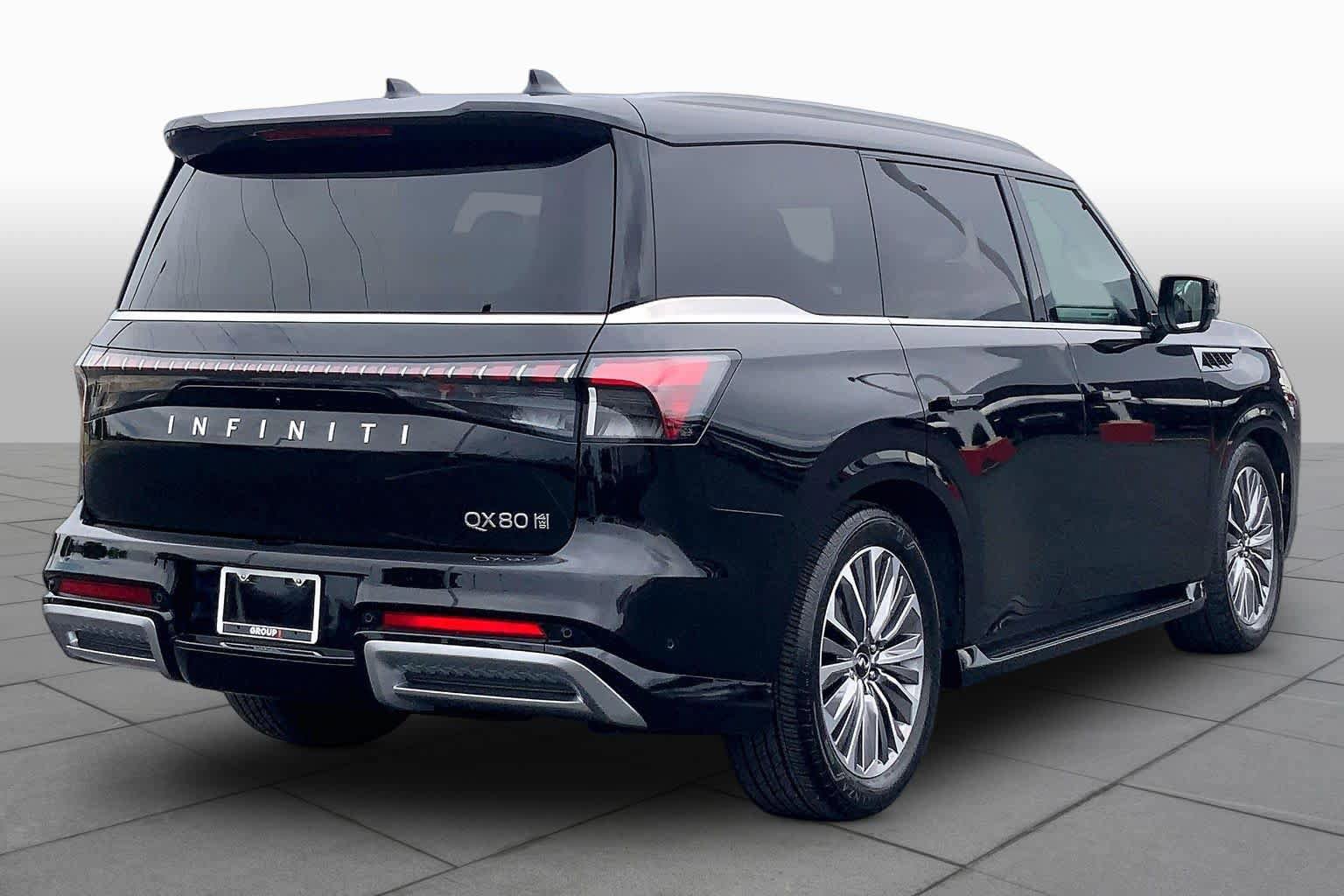 Used 2025 INFINITI QX80 Sensory AWD/4WD image 13