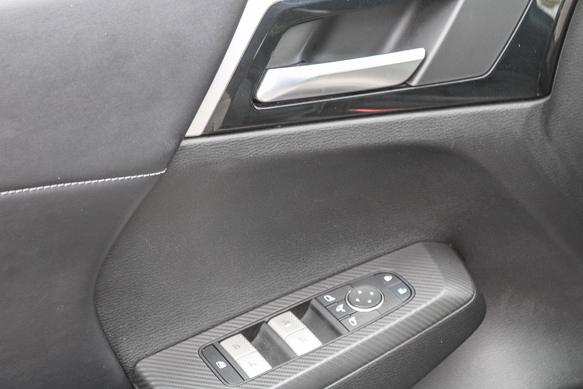 Used 2024 Mitsubishi Outlander SE AWD/4WD image 23
