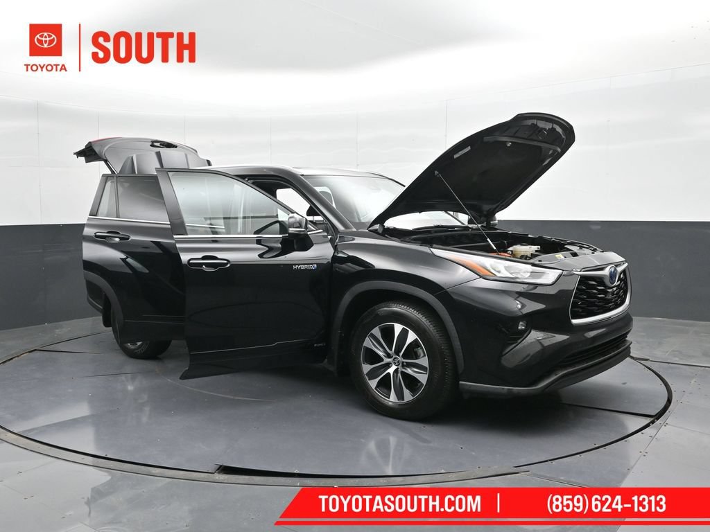 Used 2020 Toyota Highlander XLE AWD/4WD image 61