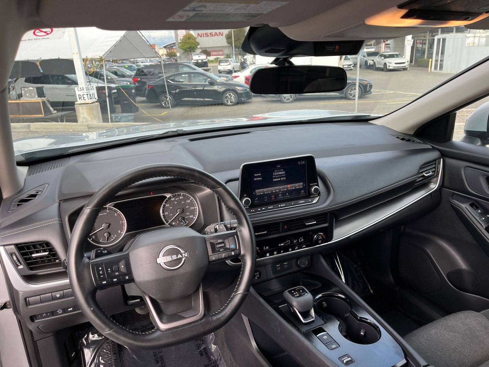 Used 2025 Nissan Rogue SV FWD image 35