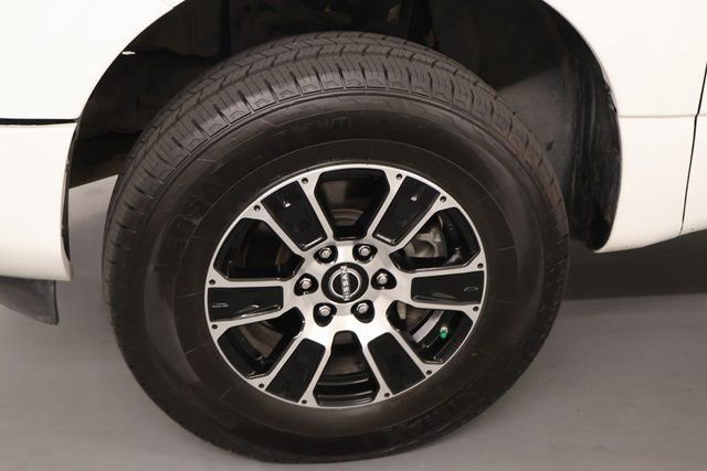 Used 2023 Nissan Titan SV AWD/4WD image 7