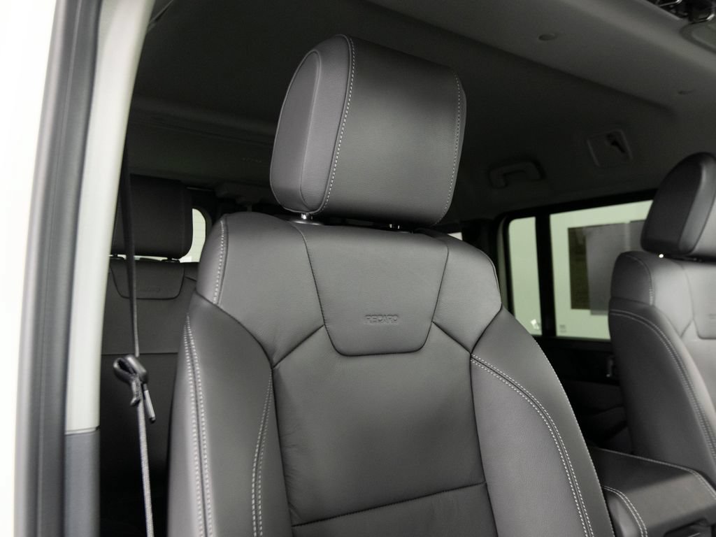 Used 2025 INEOS Grenadier Fieldmaster Edition AWD/4WD image 40