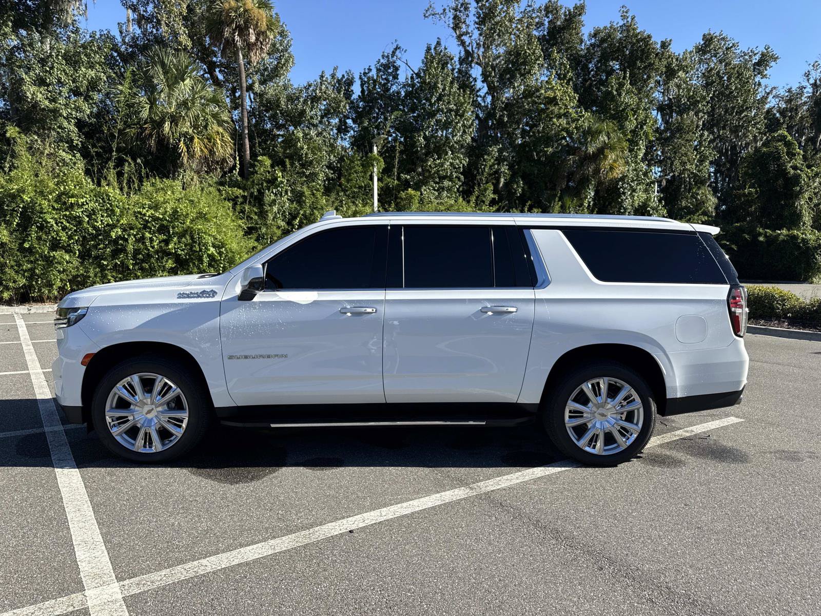 Used 2024 Chevrolet Suburban High Country AWD/4WD image 6