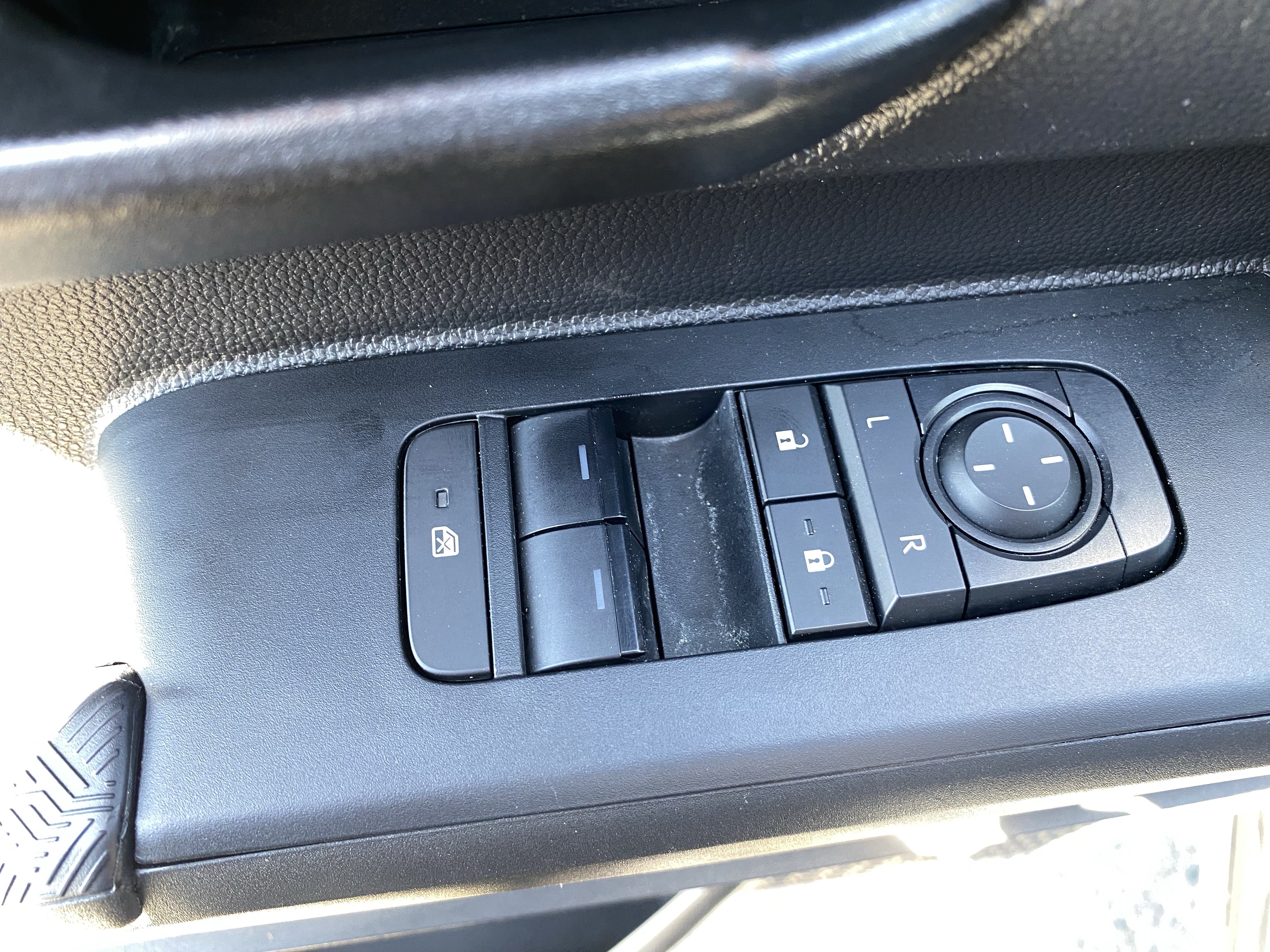 Used 2024 Toyota Tacoma PreRunner RWD image 18