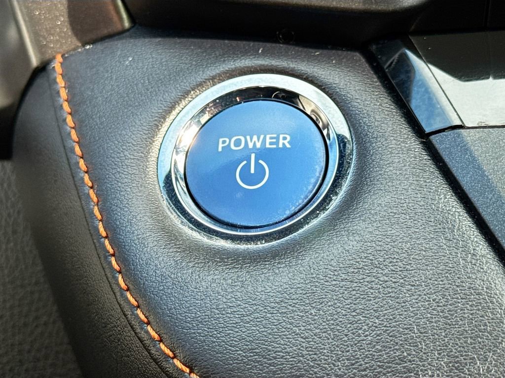 Used 2017 Toyota RAV4 SE image 19