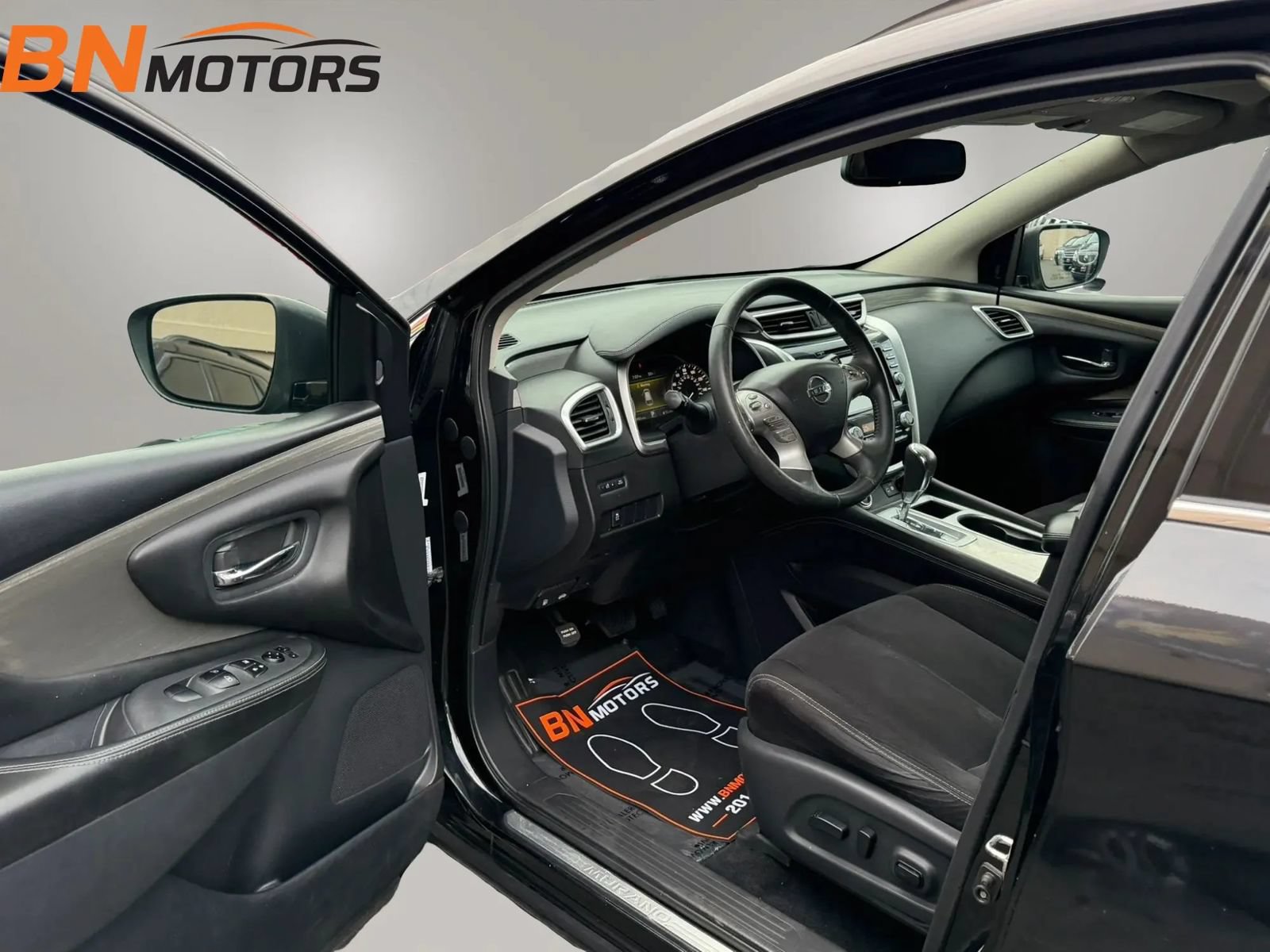 Used 2018 Nissan Murano SV AWD/4WD image 9