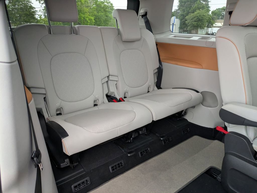 Used 2025 Volkswagen ID. Buzz 1st Edition AWD/4WD image 30