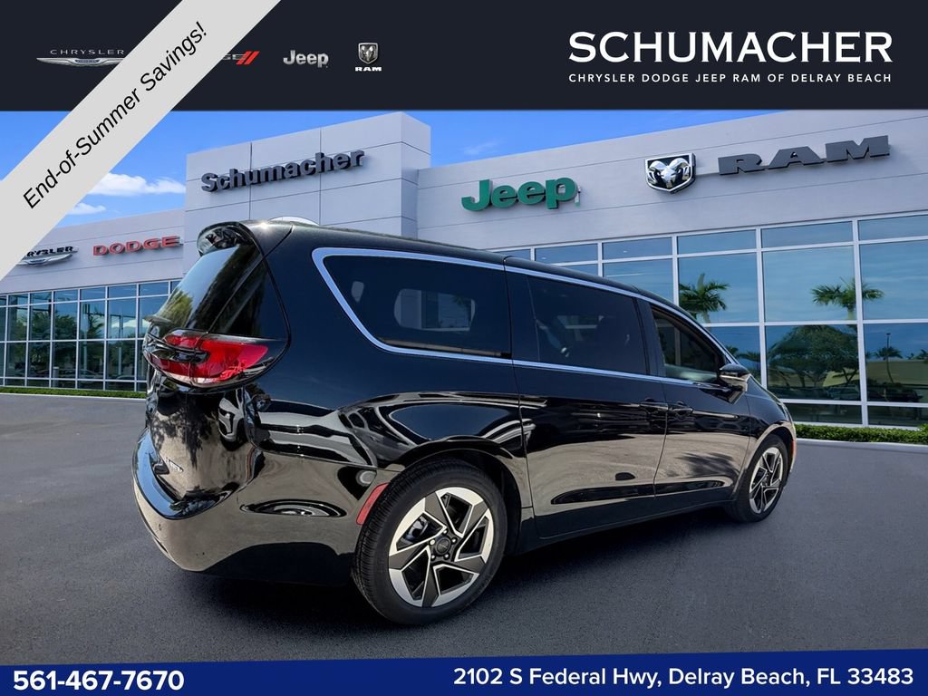 New 2027 Chrysler Pacifica Limited FWD image 7