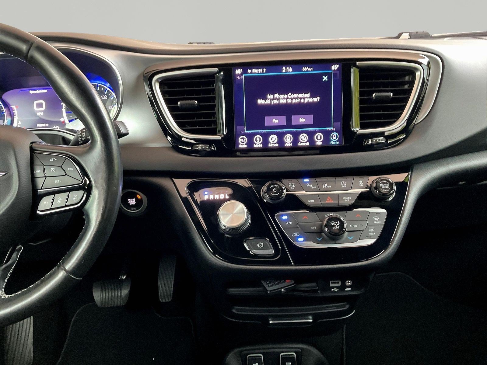 Used 2019 Chrysler Pacifica Touring-L w/ Advanced Safetytec Group FWD image 9