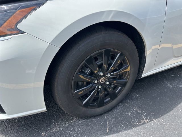 Used 2024 Nissan Altima 2.5 S FWD image 16