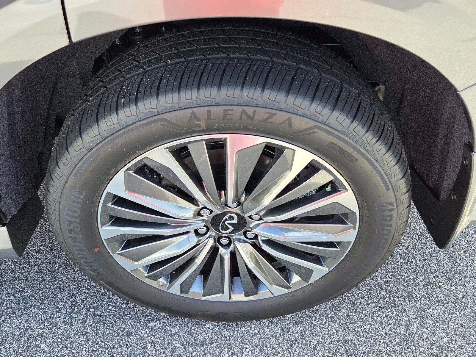 New 2027 INFINITI QX80 Luxe w/ Cargo Package RWD image 10