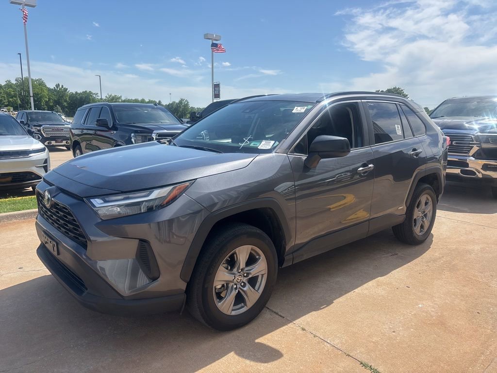Used 2023 Toyota RAV4 LE AWD/4WD image 2