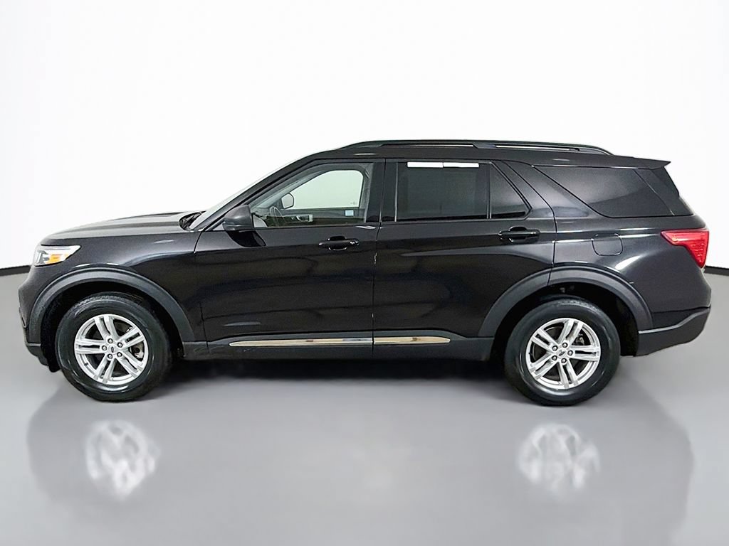 Used 2023 Ford Explorer XLT w/ Equipment Group 202A AWD/4WD image 15