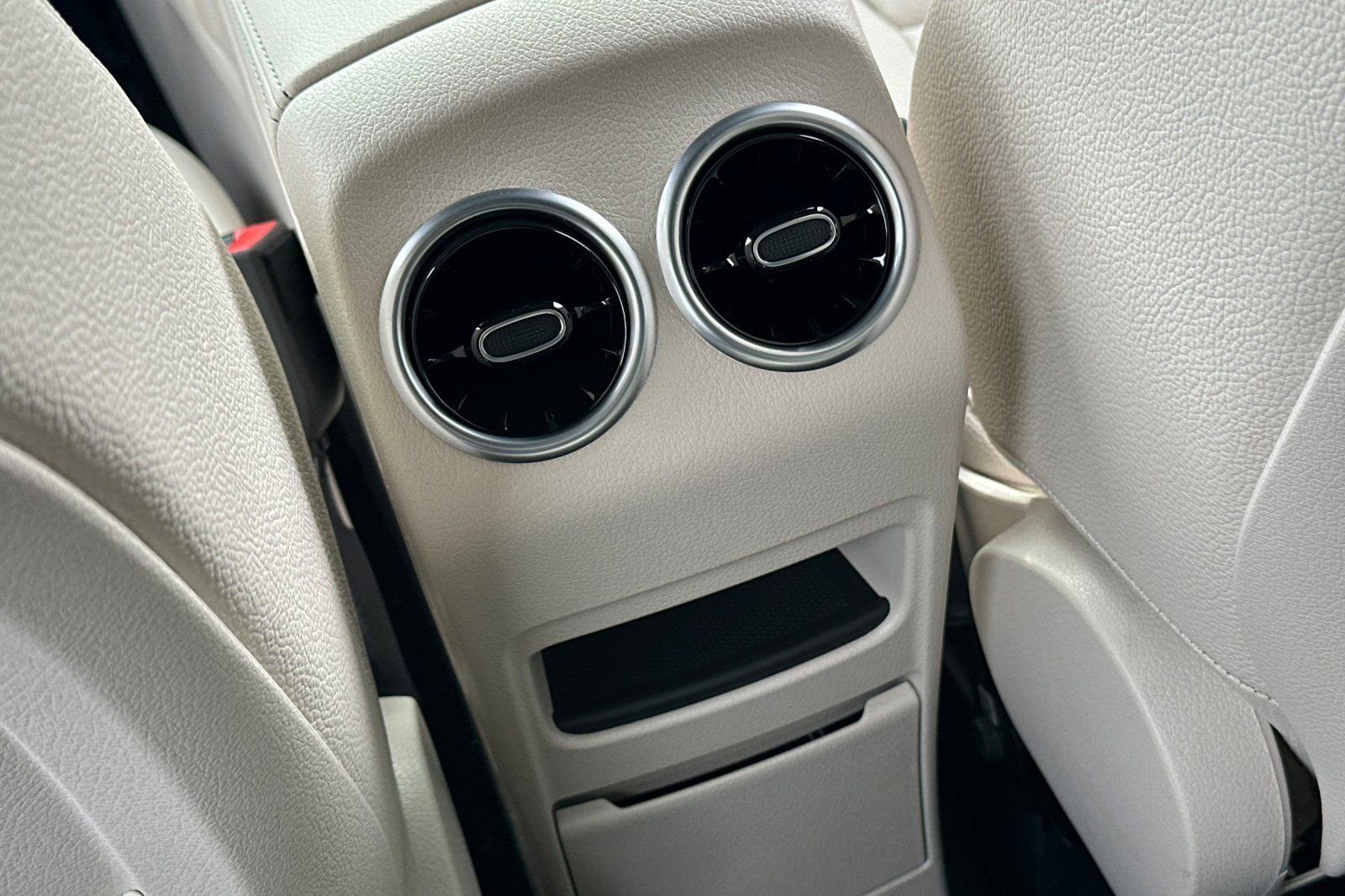 New 2026 Mercedes-Benz GLB 250 image 23