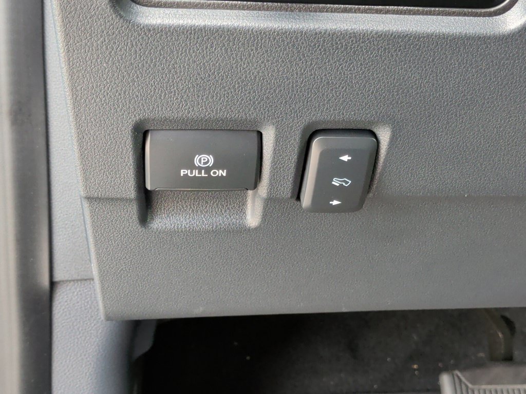 Used 2023 Ford F250 Lariat w/ Lariat Ultimate Package AWD/4WD image 17