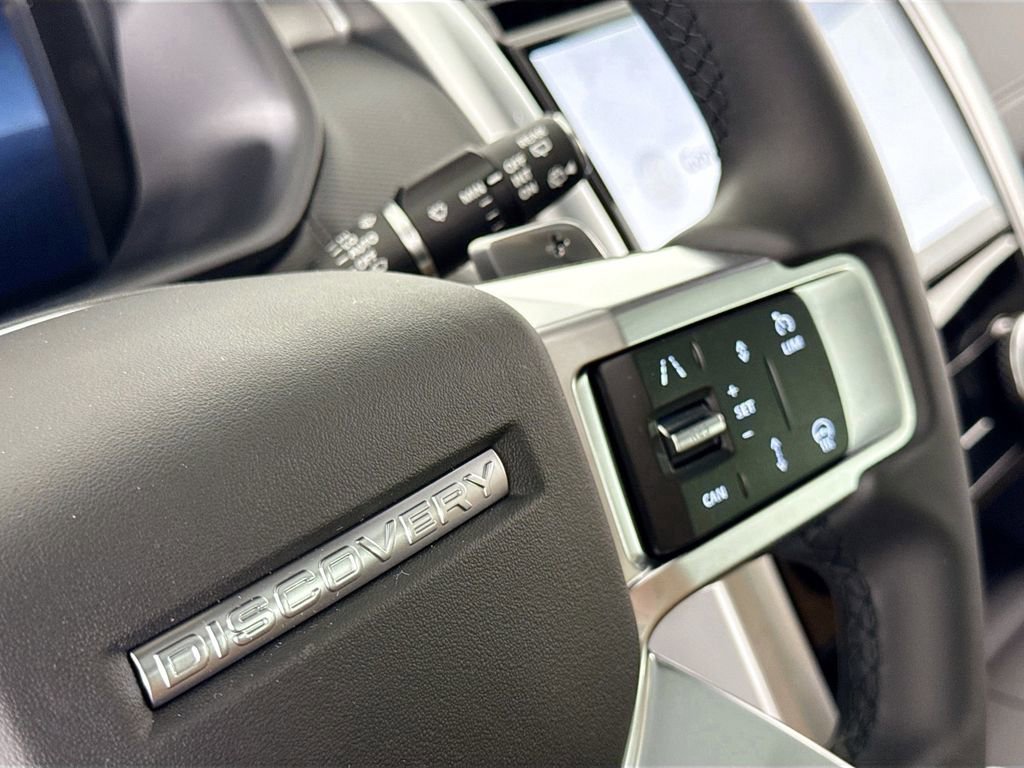 Used 2026 Land Rover Discovery Limited Edition AWD/4WD image 19