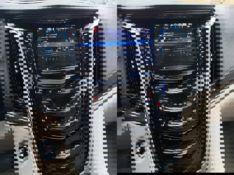 Used 2019 Cadillac Escalade ESV Luxury image 23