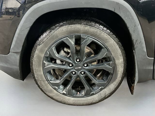 Used 2020 GMC Terrain SLE w/ Elevation Edition image 29