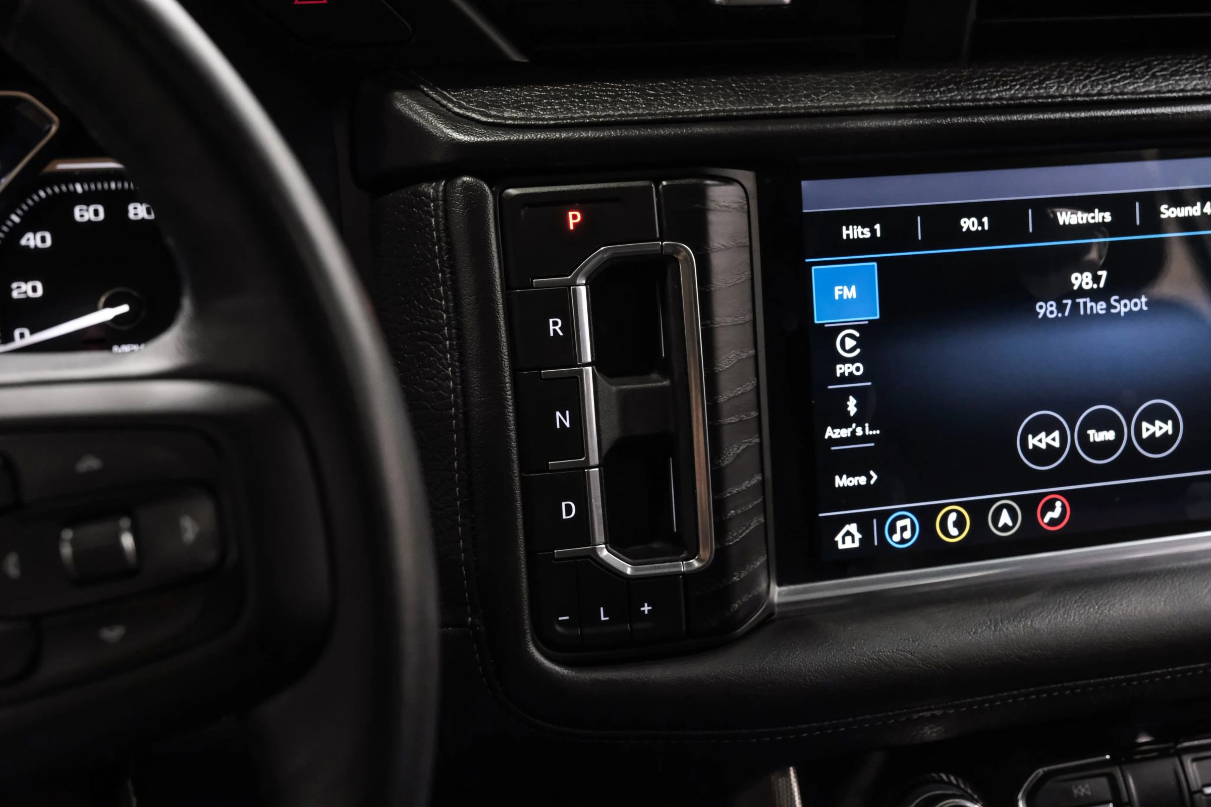 Used 2021 GMC Yukon Denali w/ Denali Premium Package image 30