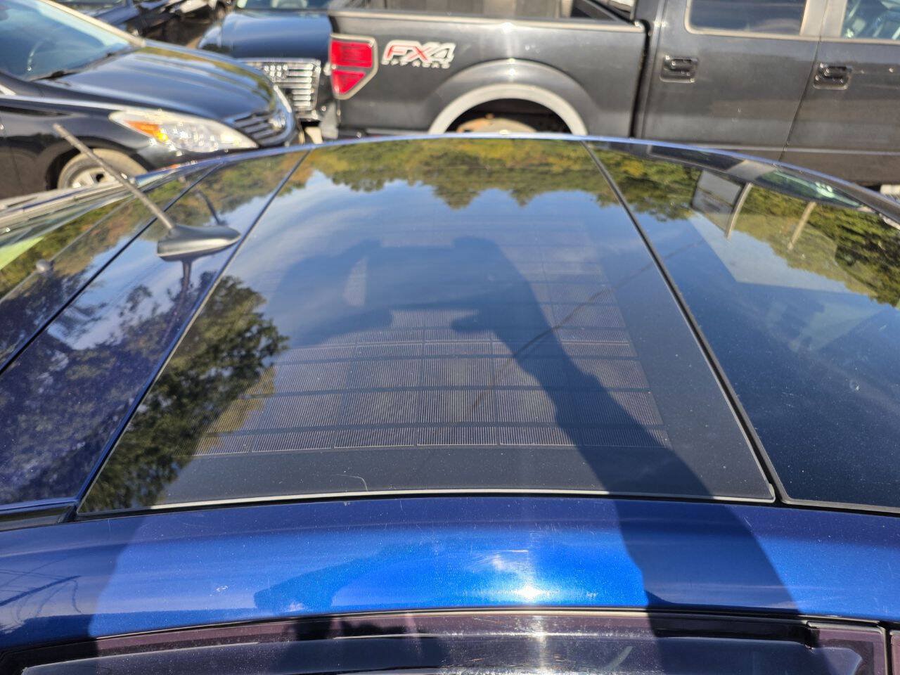 Used 2010 Toyota Prius Four w/ Solar Roof Pkg FWD image 23