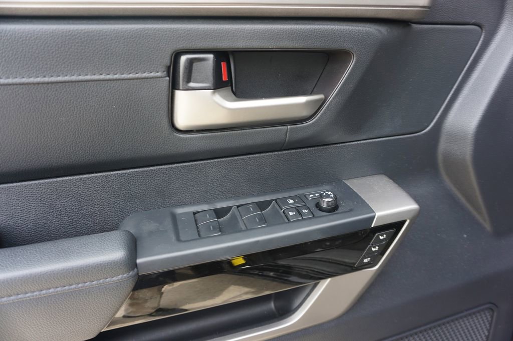 Used 2023 Toyota Tundra Limited AWD/4WD image 4