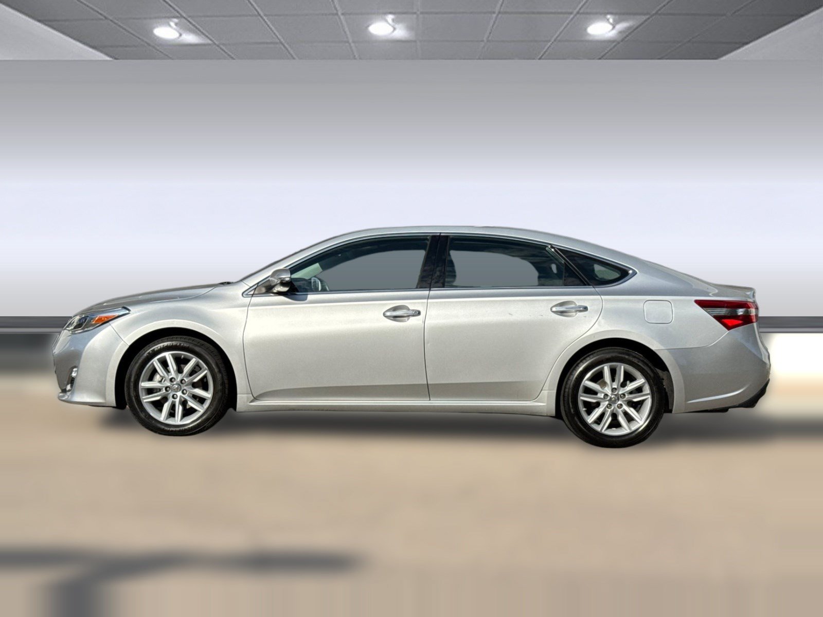 Used 2014 Toyota Avalon XLE Premium FWD image 2