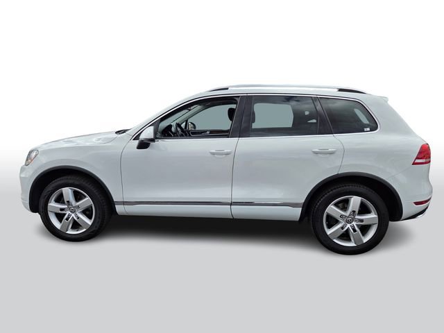 Used 2013 Volkswagen Touareg TDI image 7
