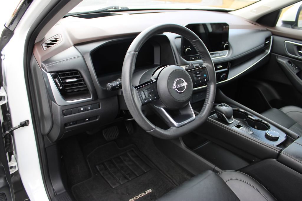 Used 2022 Nissan Rogue Platinum w/ Head-Up Display Package image 45