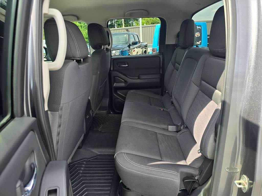 Used 2023 Nissan Frontier SV w/ Technology Package AWD/4WD image 12