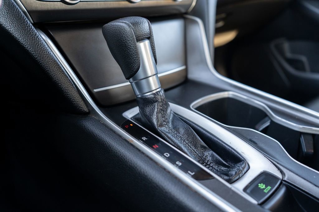 Used 2018 Honda Accord LX image 25