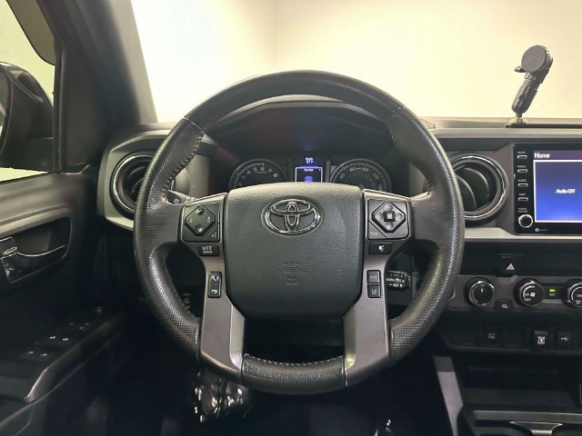 Used 2020 Toyota Tacoma TRD Sport AWD/4WD image 32