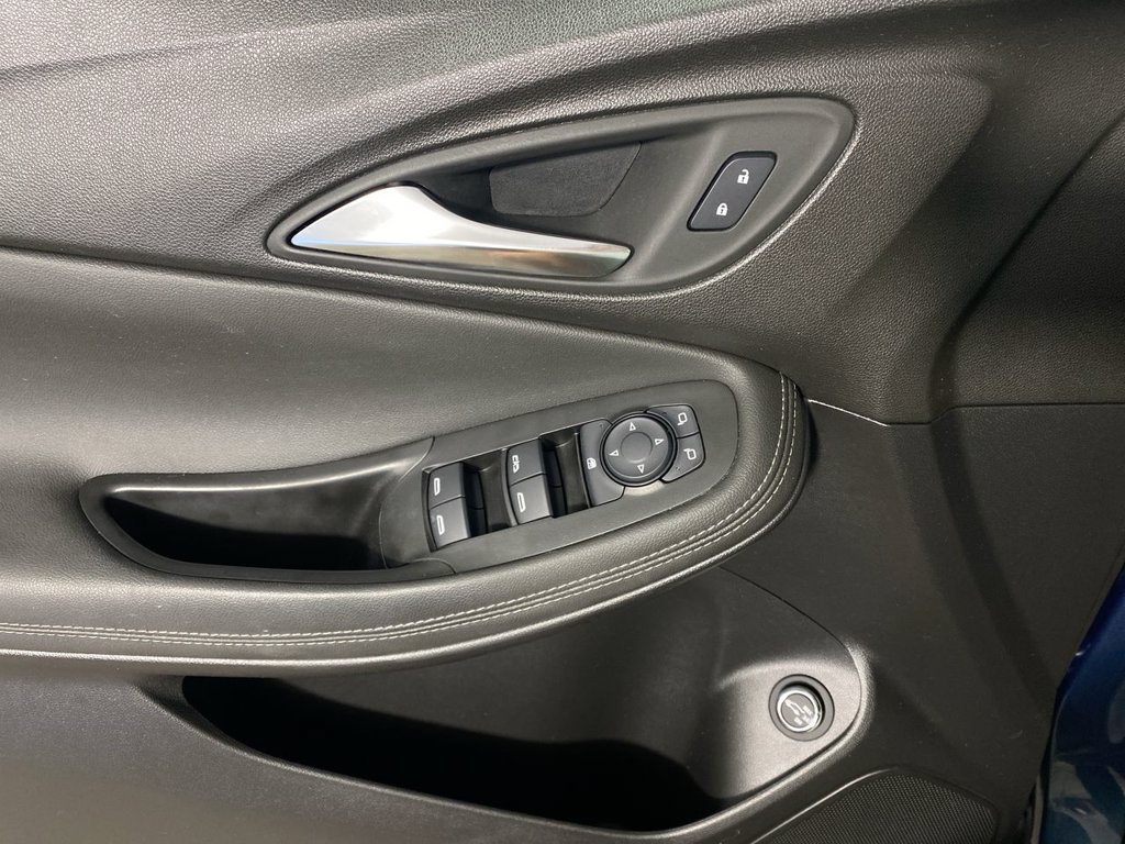 Certified 2024 Buick Encore GX Preferred w/ Comfort Package FWD image 13