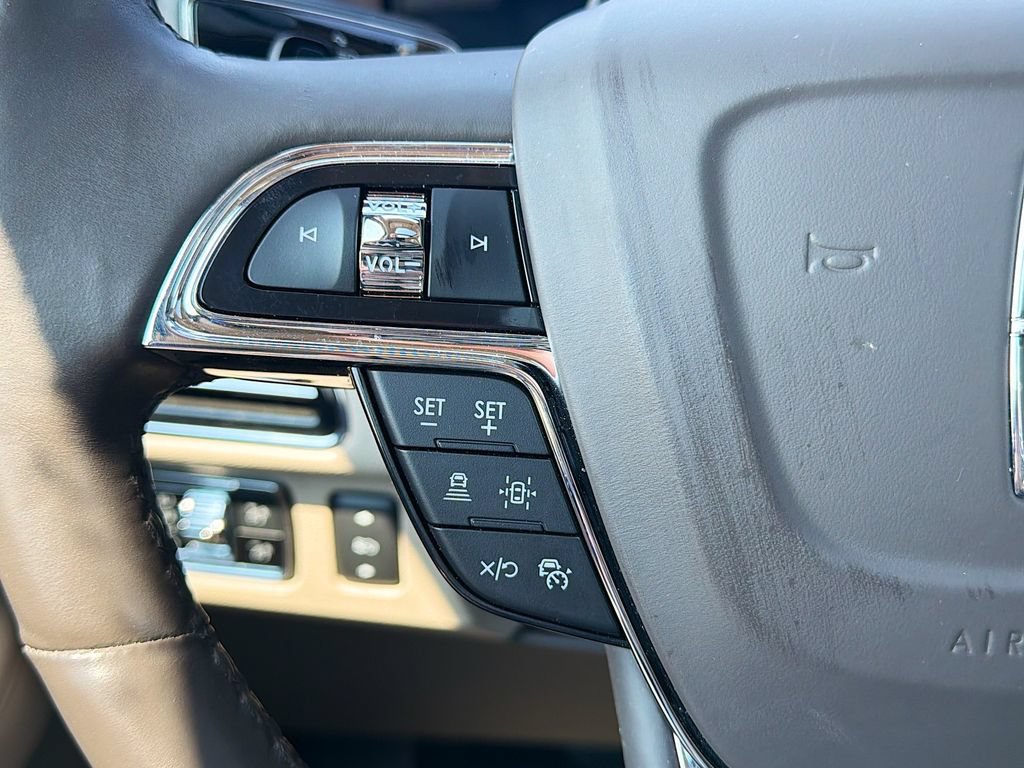 Used 2023 Lincoln Navigator Reserve AWD/4WD image 12