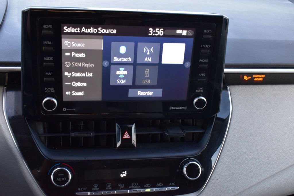 Used 2022 Toyota Corolla LE image 30