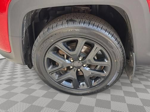 Used 2023 Jeep Renegade Altitude AWD/4WD image 13