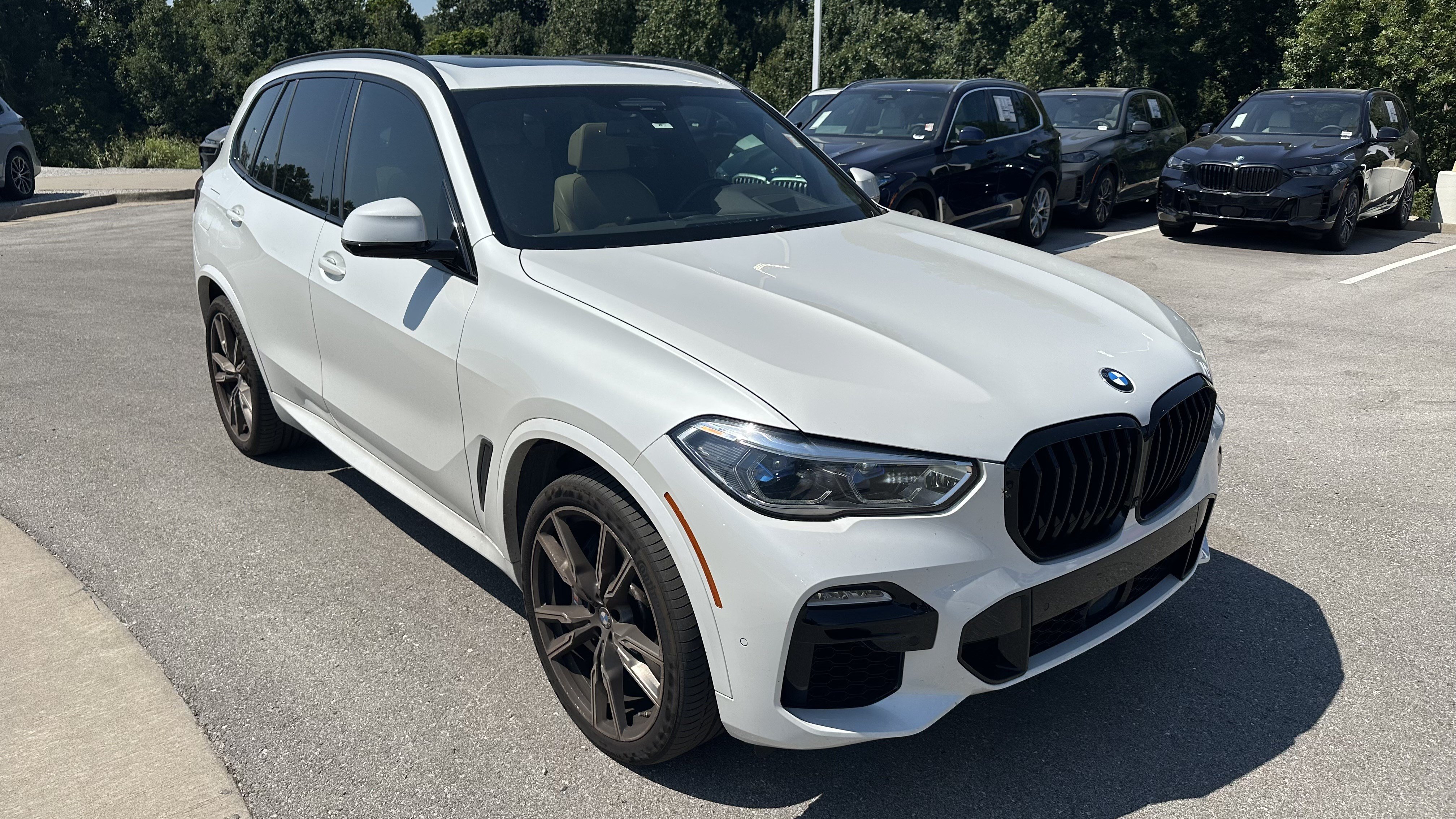 Used 2021 BMW X5 M50i w/ Executive Package AWD/4WD image 2