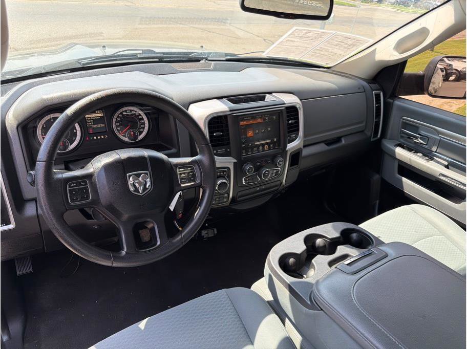 Used 2017 RAM 1500 Classic SLT AWD/4WD image 11