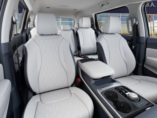 New 2026 Kia Carnival EX image 15