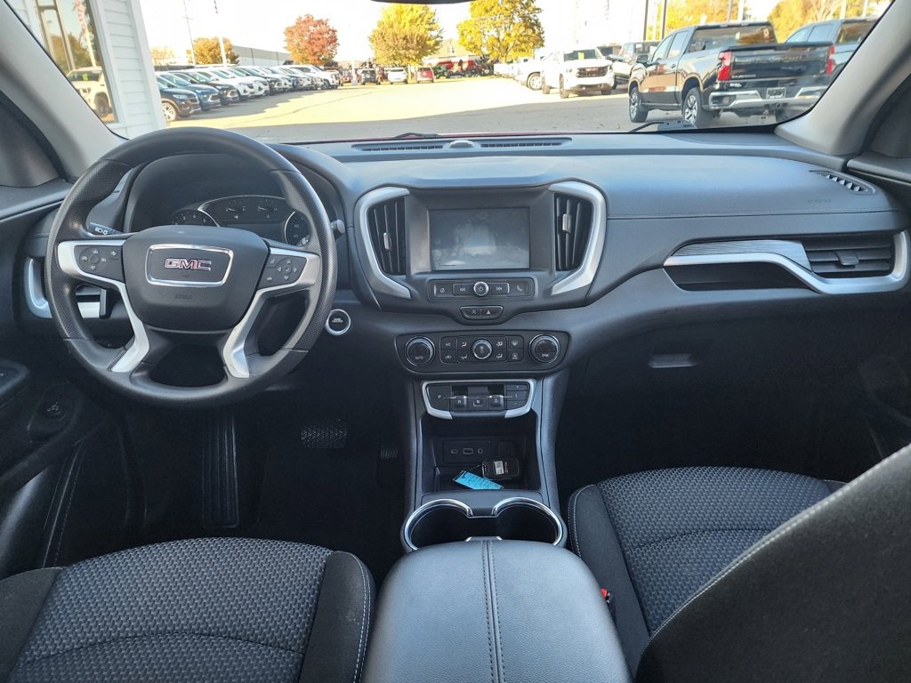 Used 2023 GMC Terrain SLE w/ Driver Convenience Package image 17