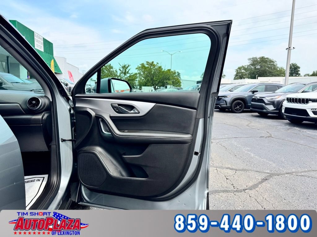 Used 2025 Chevrolet Blazer LT AWD/4WD image 54