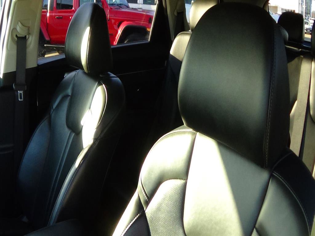 Used 2024 Kia Sorento S FWD image 17