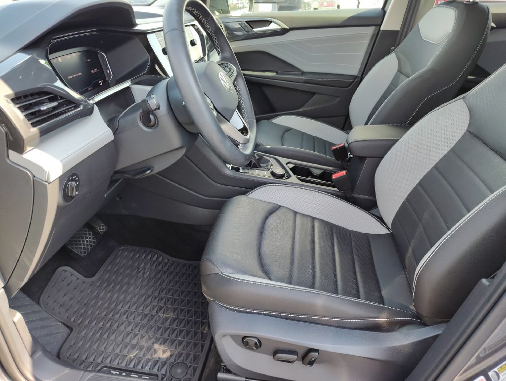 Certified 2024 Volkswagen Taos SEL AWD/4WD image 9