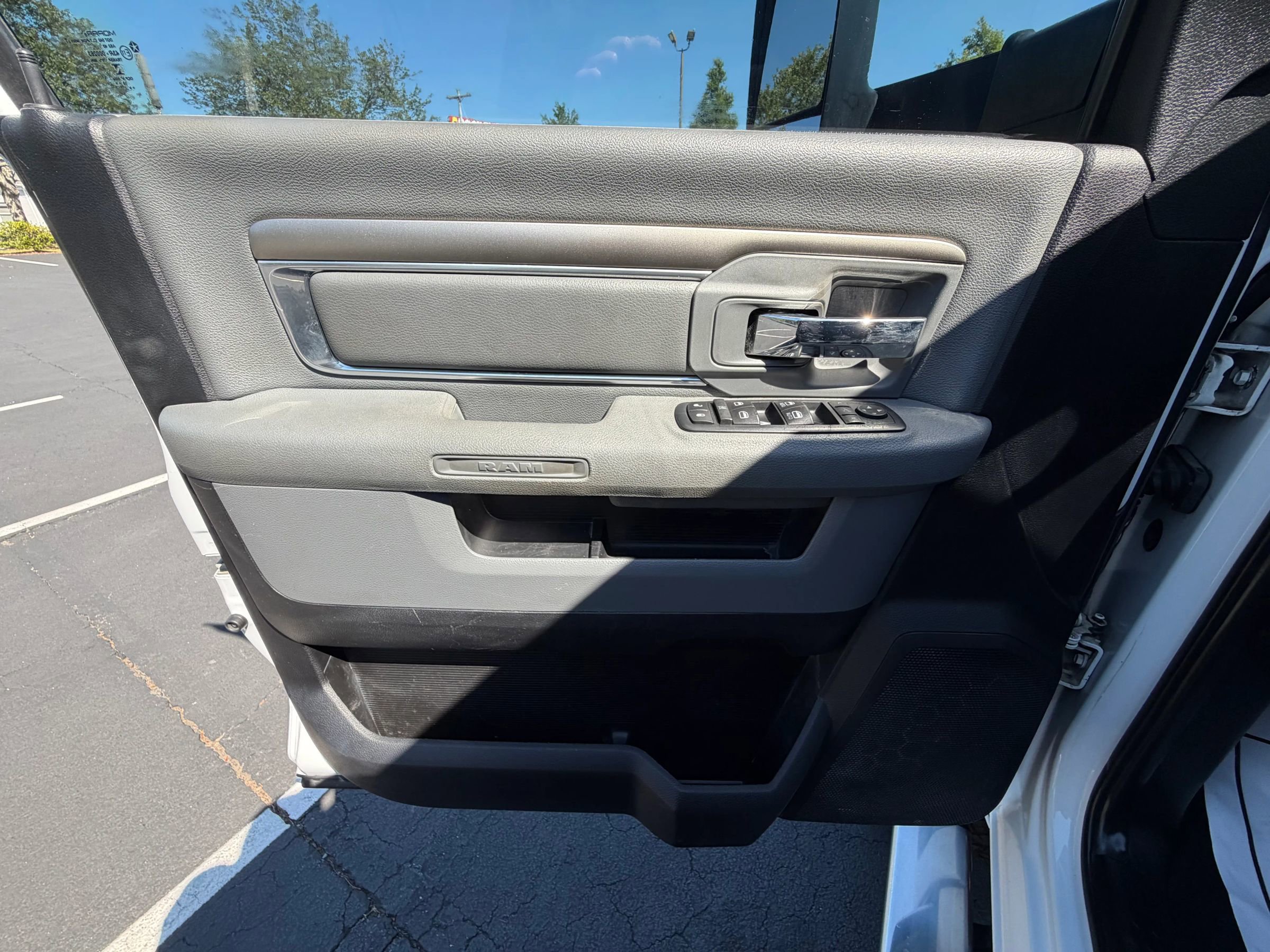 Used 2017 RAM 3500 Big Horn AWD/4WD image 16