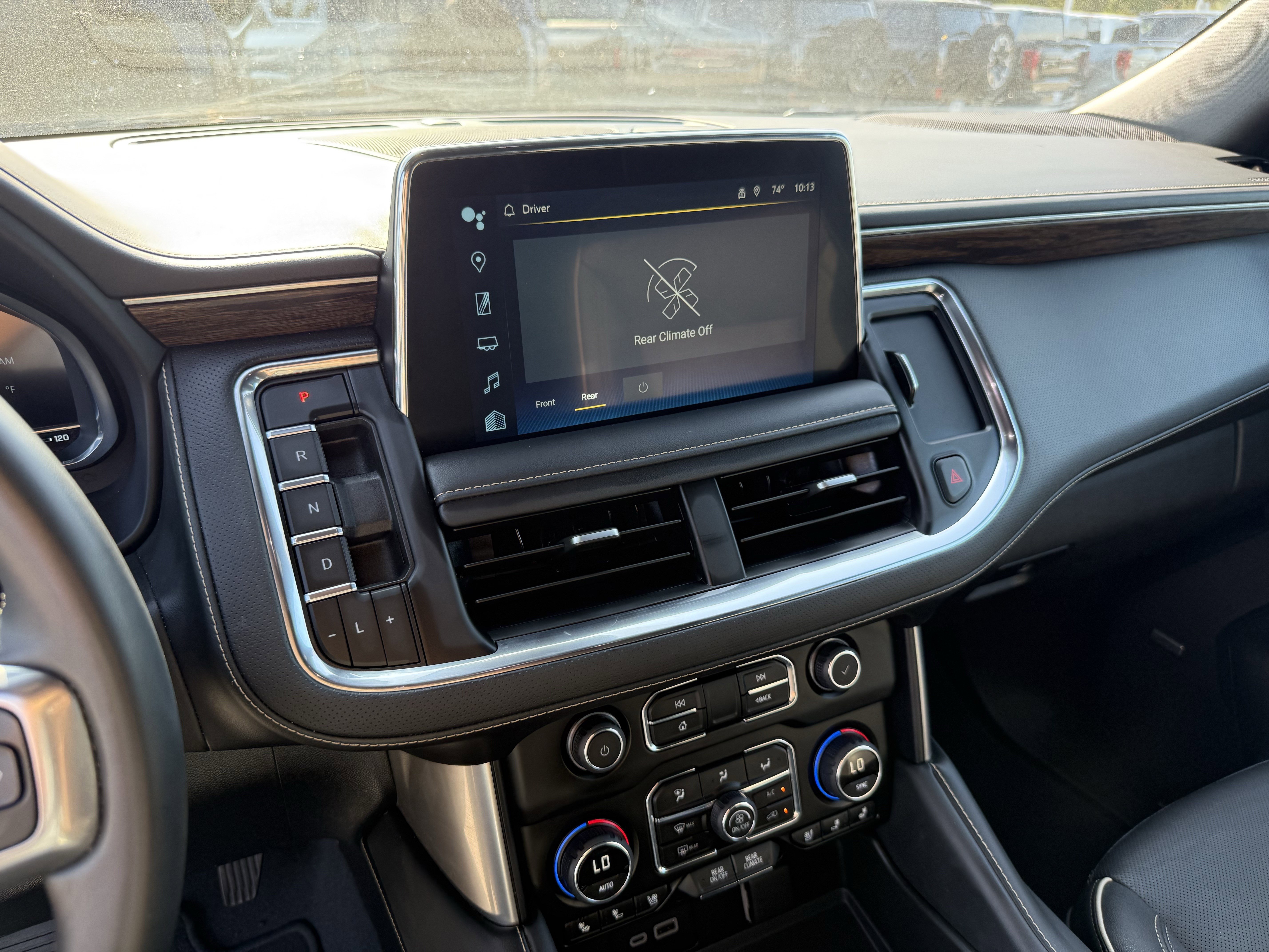 Used 2023 Chevrolet Suburban Premier image 19