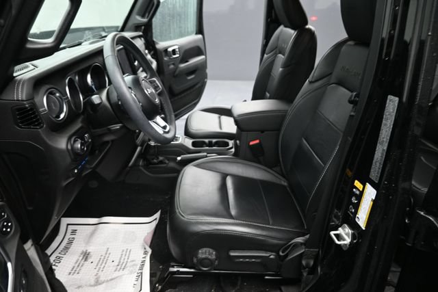 Used 2023 Jeep Wrangler Unlimited Sahara w/ Cold Weather Group AWD/4WD image 14