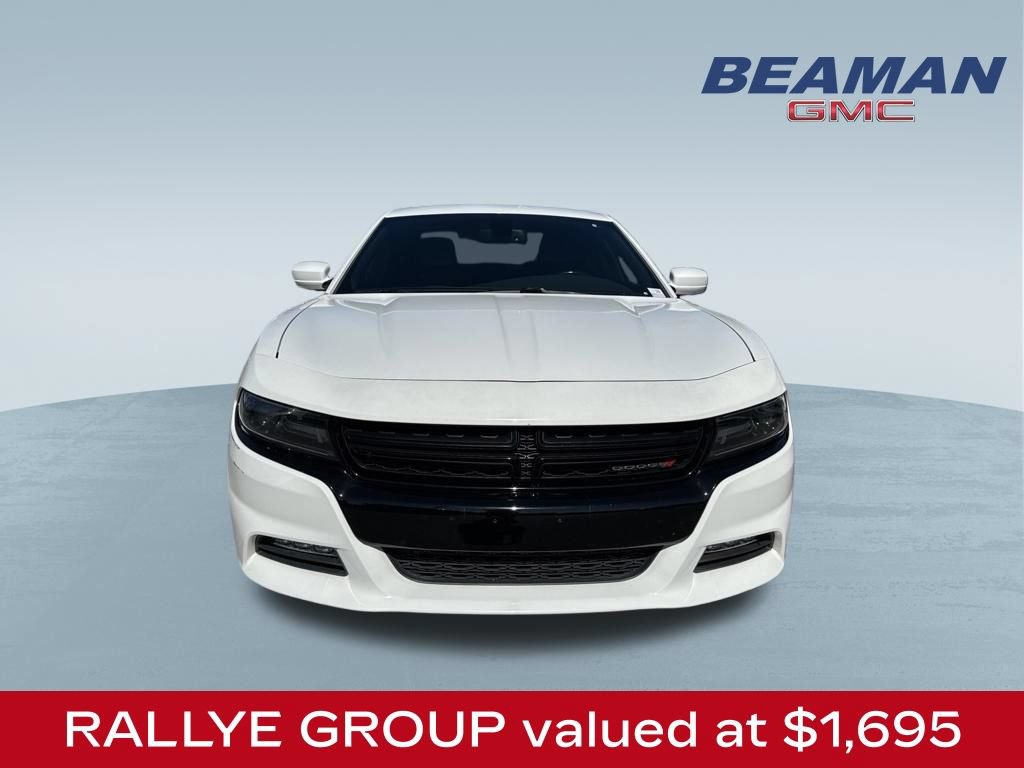 Used 2016 Dodge Charger SXT w/ Plus Group RWD image 2